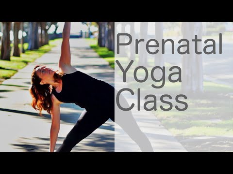 Prenatal yoga class for expectant mom's